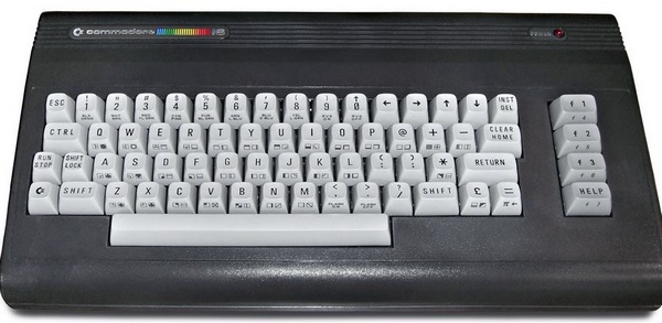 Что происходит, когда дизайном компьютера занимаются маркетологи: TED в корпусе C64, известный как C16.